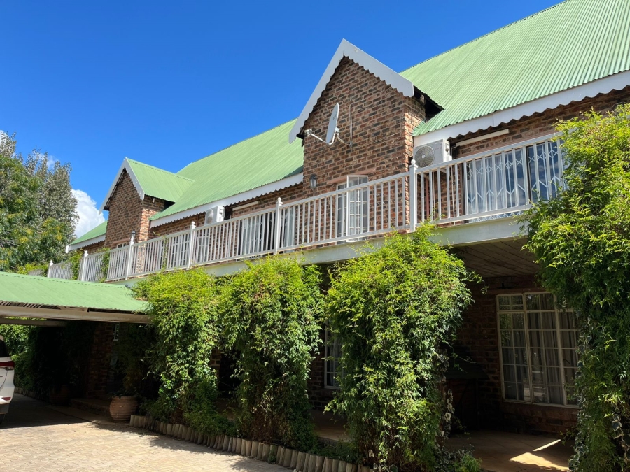 6 Bedroom Property for Sale in Bainsvlei Free State